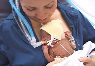 Método madre canguro en bebés prematuros