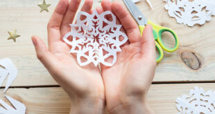hacer copos de nieve con papel