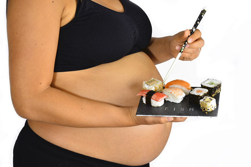 comer sushi embarazada