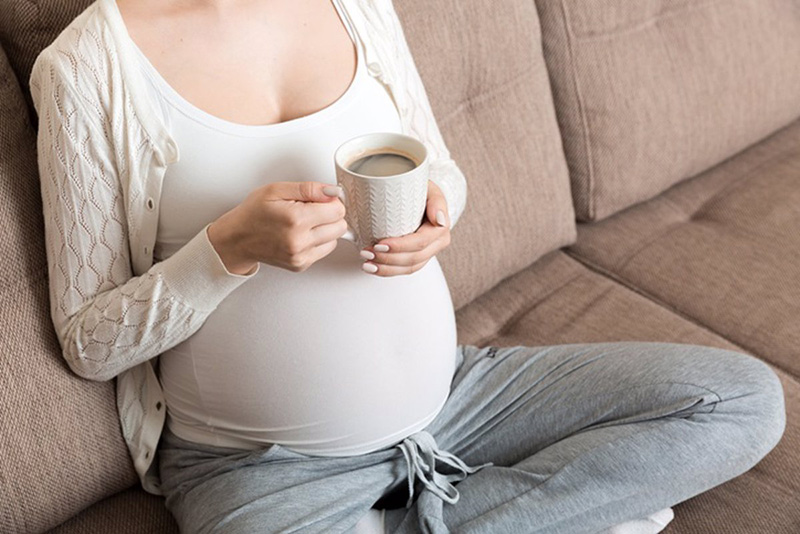 tomar café en el embarazo