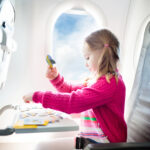 viajar los niños solos en avión