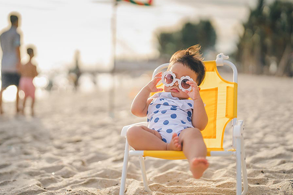 Mejor ropa de playa para bebés pequeños