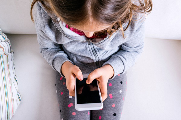 proteger privacidad hijos redes sociales